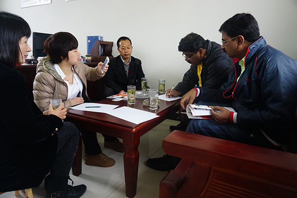 電動紙筒夾抱翻轉車